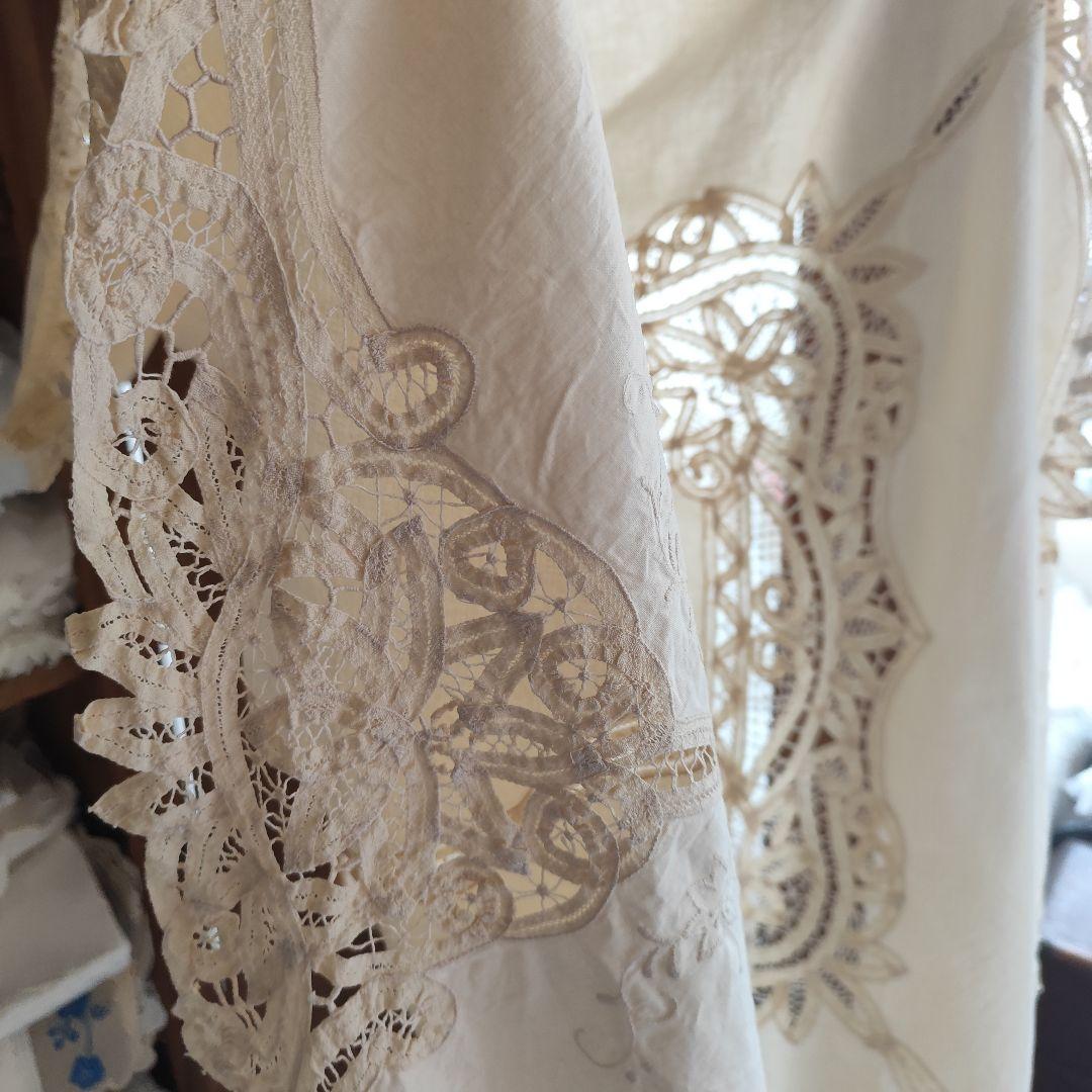 優しいオークル生成り＊Vintageバテンレース　円形クロス