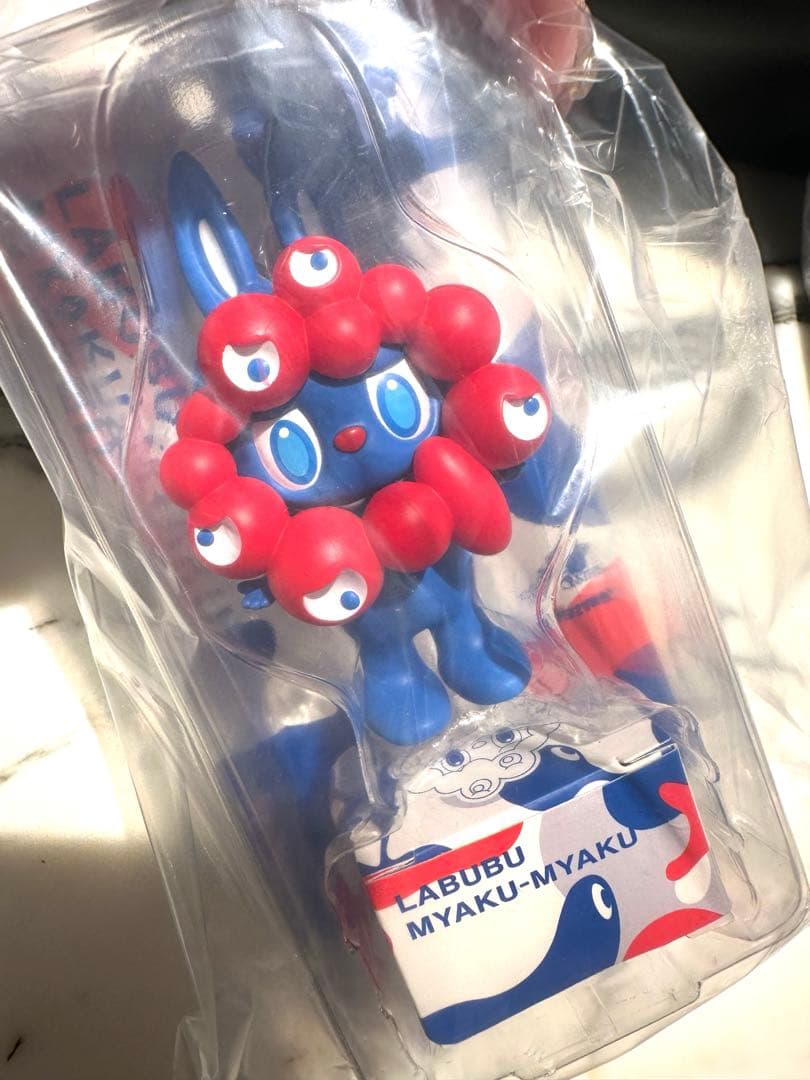 【関西万博 LABUBU MYAKU-MYAKU 】ラブブ　ミャクミャク