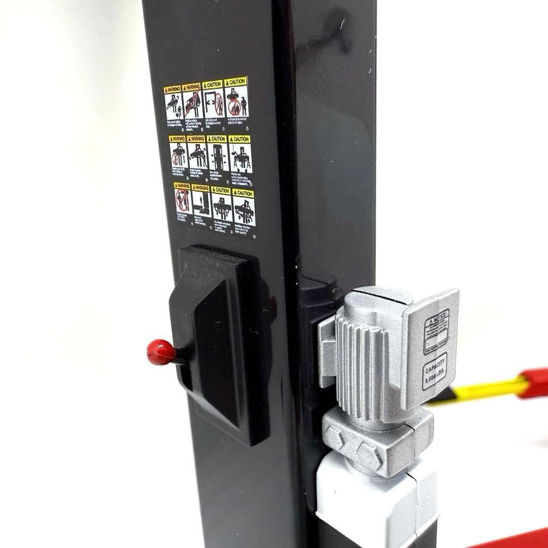 最終値下げ　激レア　BUICK 2 POST LIFT 1:18スケール 限定版