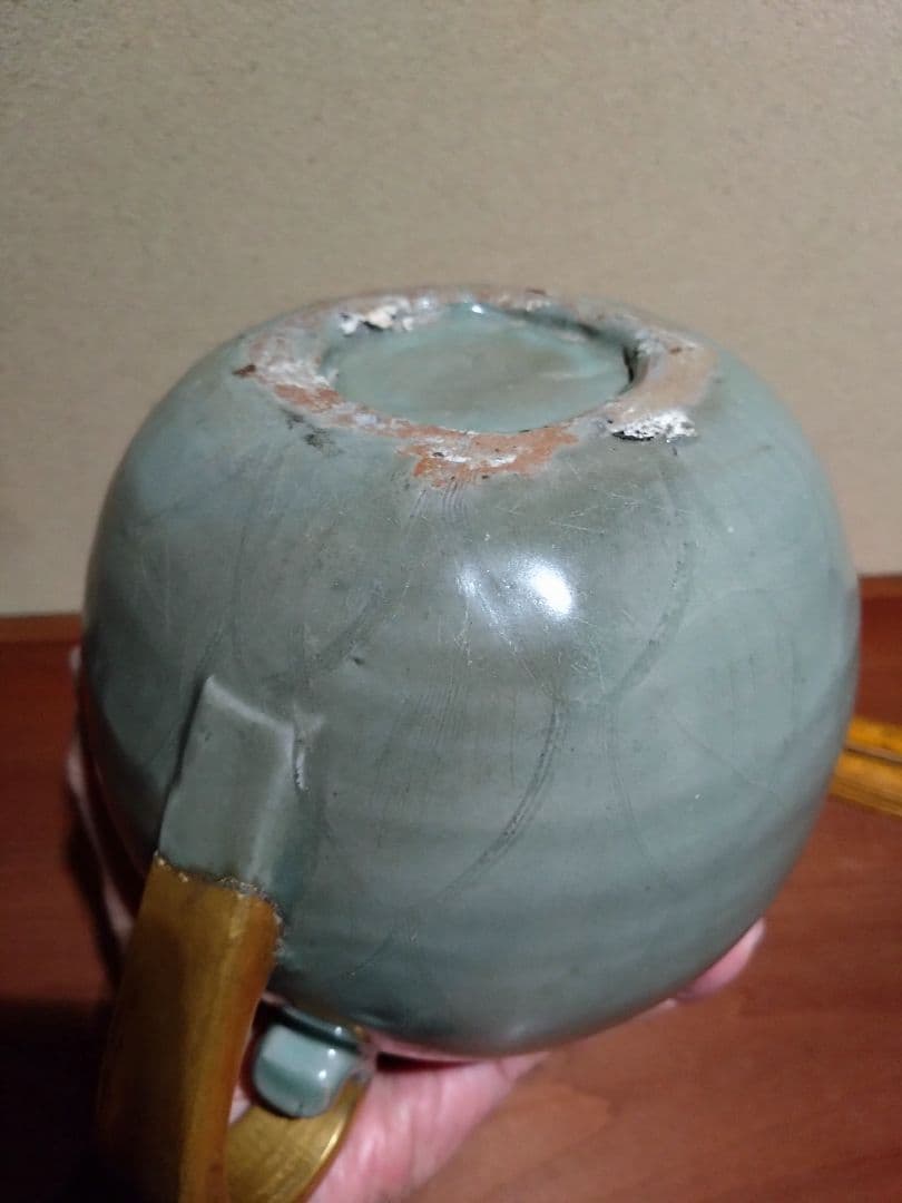 高麗青磁 線刻 水柱