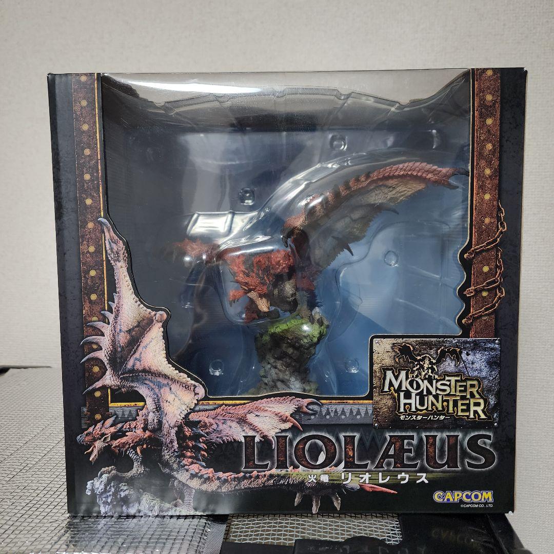 シ*ー様 2010初版　正規品　リオレウス クリエイターズモデル フィギュア
