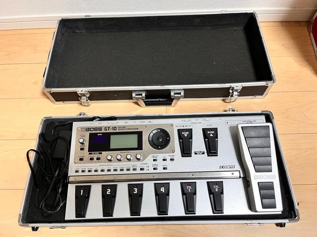 BOSS GT-10 ギターエフェクター（ケース付き）