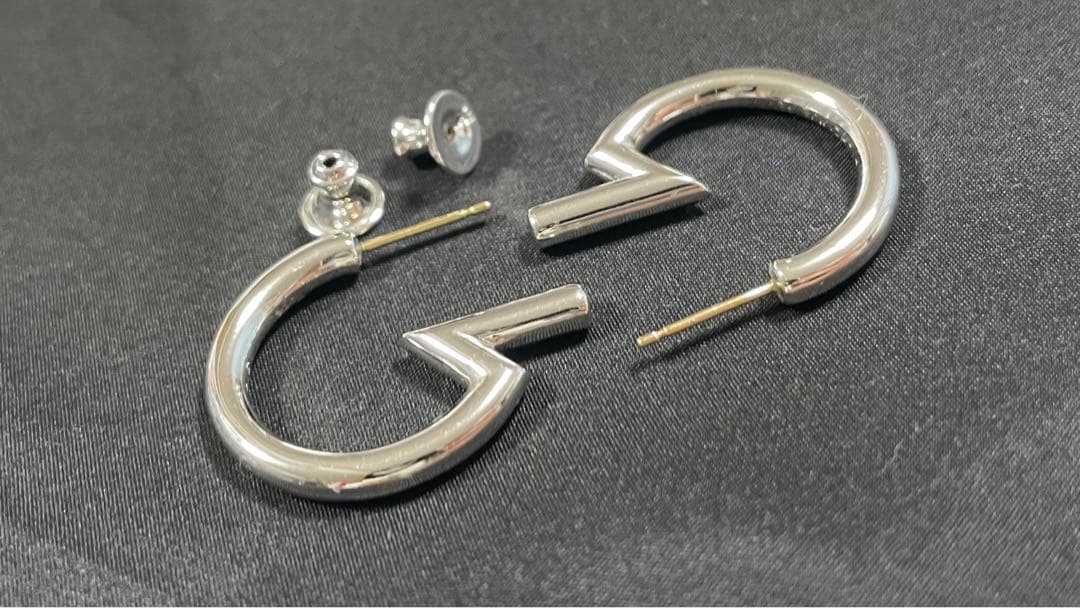 SYU. HOMME FEMM シルバー ピアス 両耳用 キャッチ付き