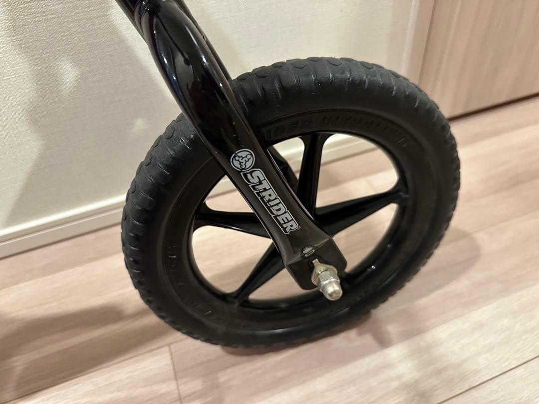 ストライダー　スポーツモデル　12インチ　ピンク