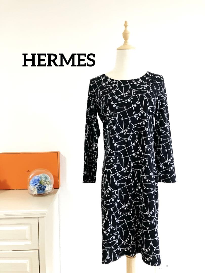 新品タグ付　HERMESワンピース　クルーネック　ブラック
