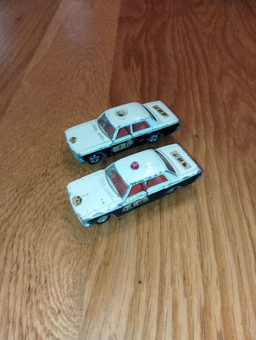 希少　黒箱　当時物 トミカ 4 クラウン パトロールカー