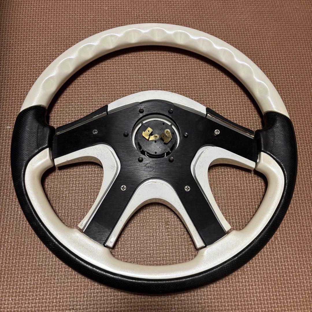 ゔ*ゔ様 FABULOUS ファブレス　ステアリング　3 スポーク 　VIP