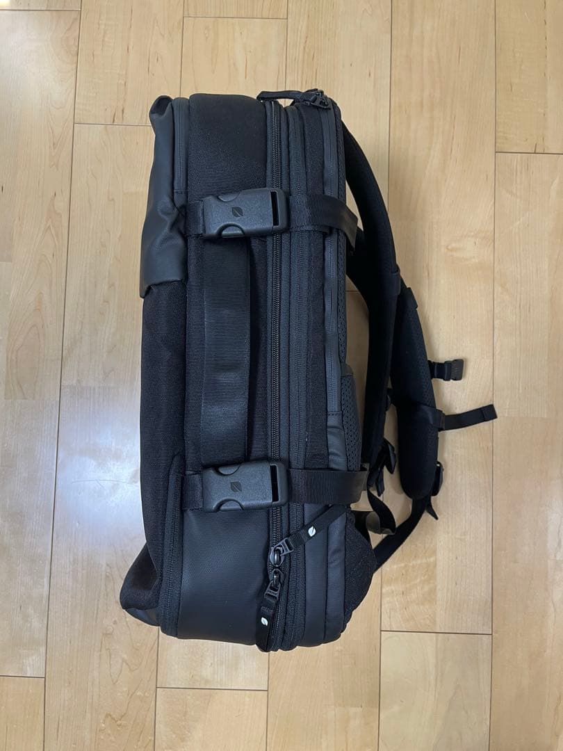 Incase A.R.C. Travel Pack ブラック
