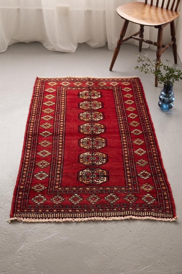 ヴィンテージラグ　トライバルラグ　ラホール産（130cm×78cm）赤　茶　黒