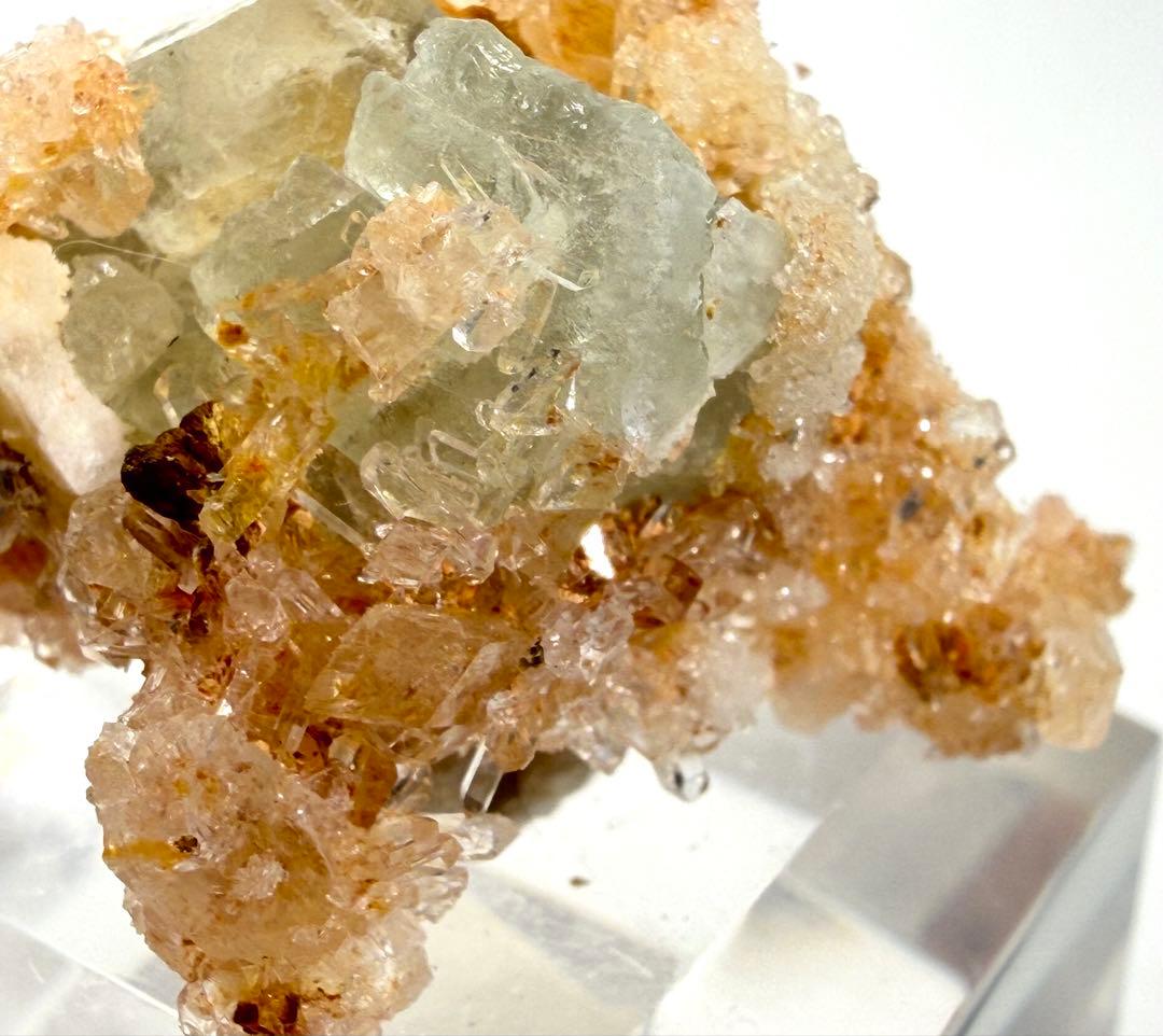 メキシコ産クリーダイト&フローライト共生鉱物　鉱物標本