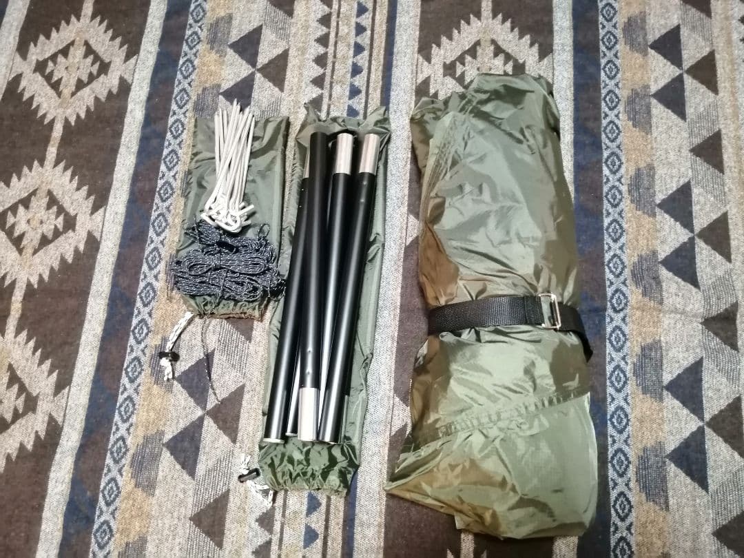 試し張りのみ　煙突ポート付ワンポールテント　軽量3.1kg グリーン