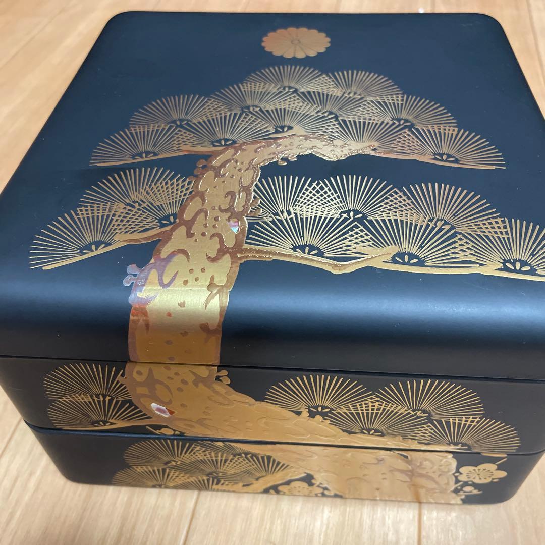 マット加工　漆器重箱 二段 黒金 松の木模様　梅