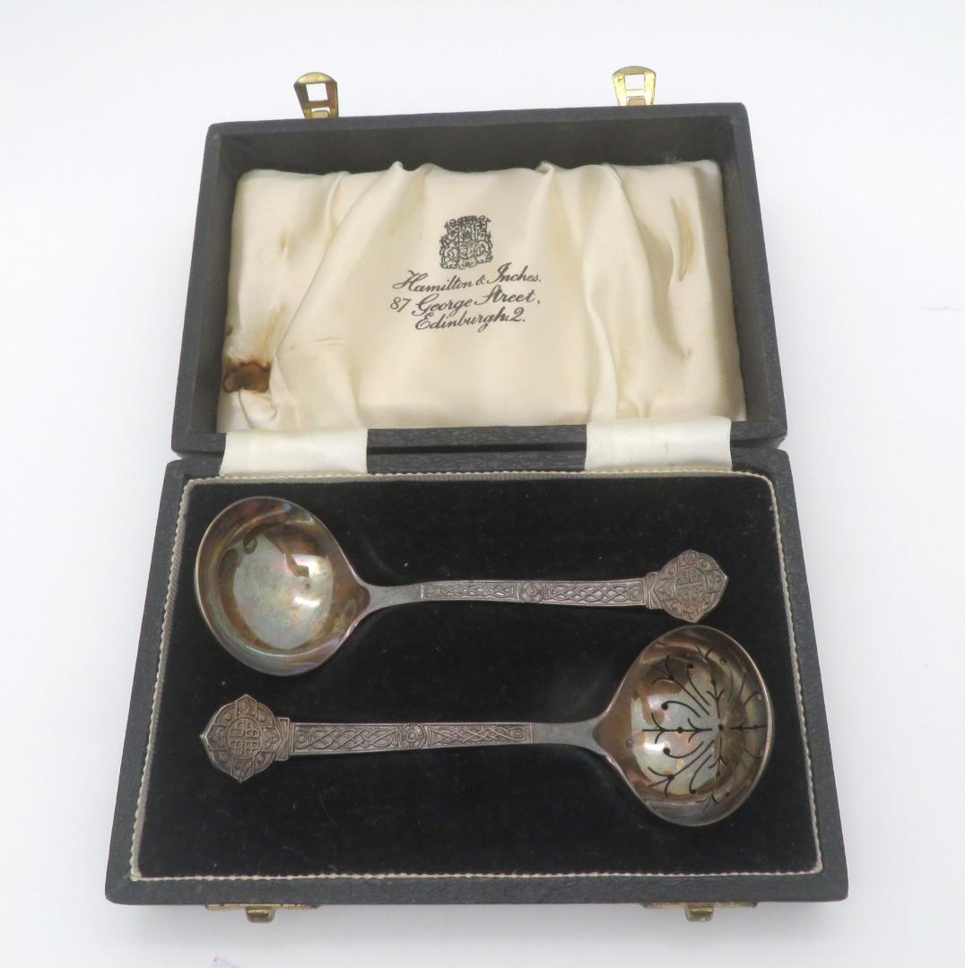 1094、銀　銀刻印　骨董品透かしのスプーン,ジャムスプーン,キャディースプーン