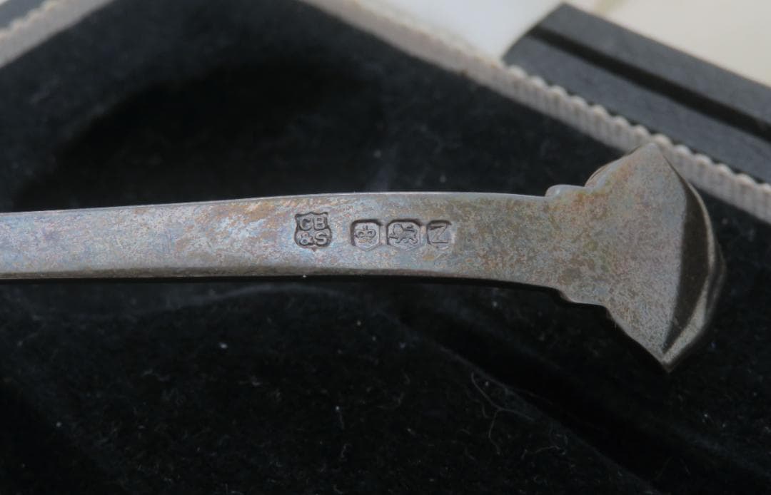 1094、銀　銀刻印　骨董品透かしのスプーン,ジャムスプーン,キャディースプーン