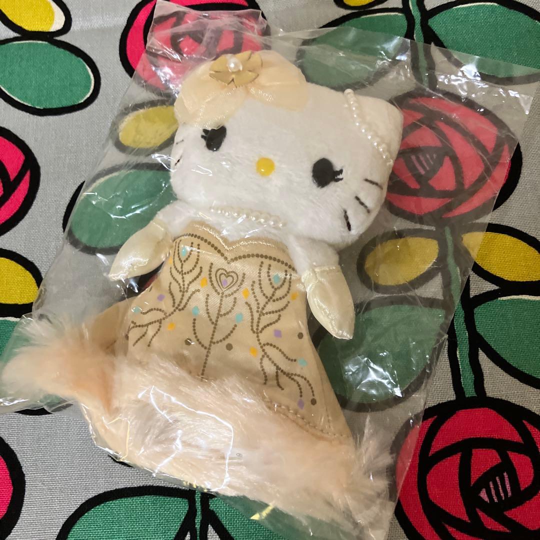 ☆ハローキティ ぬいぐるみ　マスコットホルダー☆