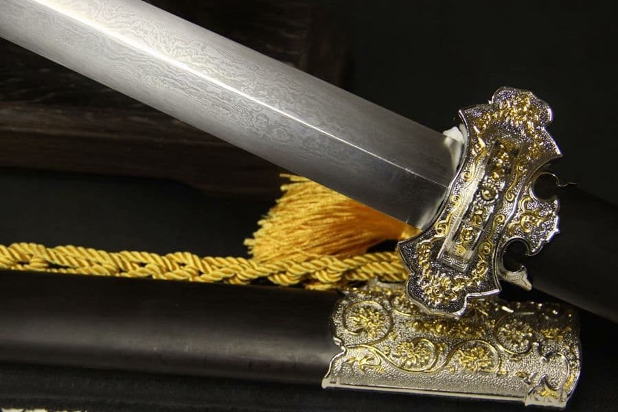 二色の唐剣 古兵器   武具　刀装具　日本刀　模造刀   居合刀