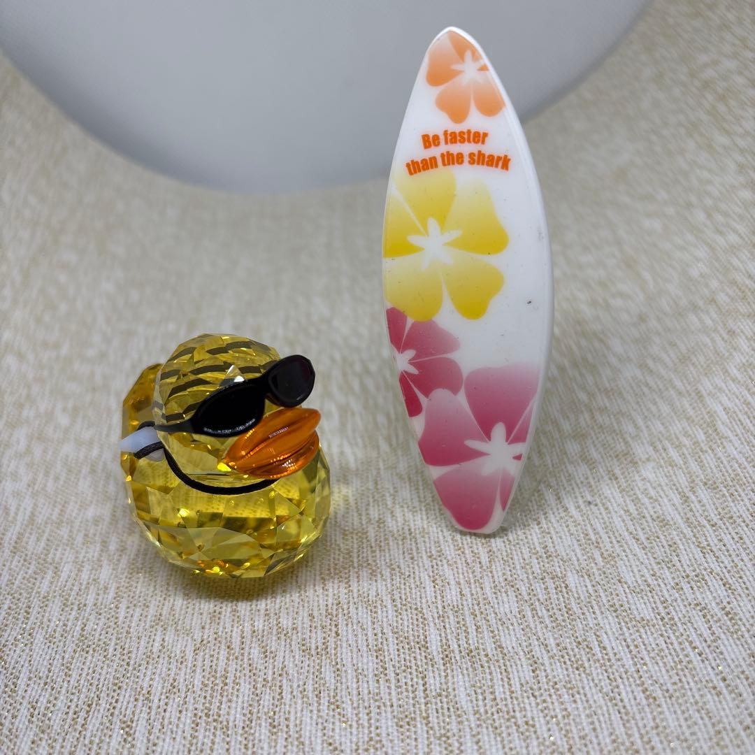 スワロフスキー ハッピーダック サーフィン