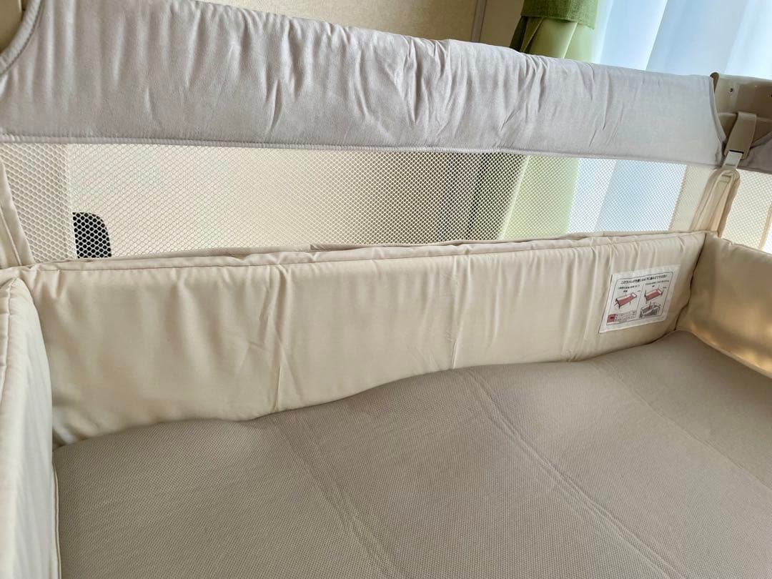 【美品】アップリカ　ココネルエアープラス ホワイトベージュ