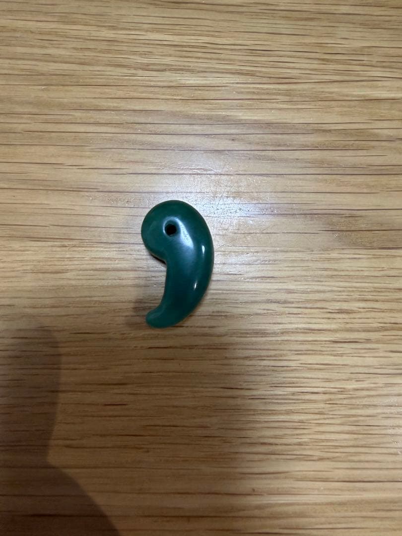 糸魚川翡翠 勾玉 12g 3.6cm 天然石 パワーストーン