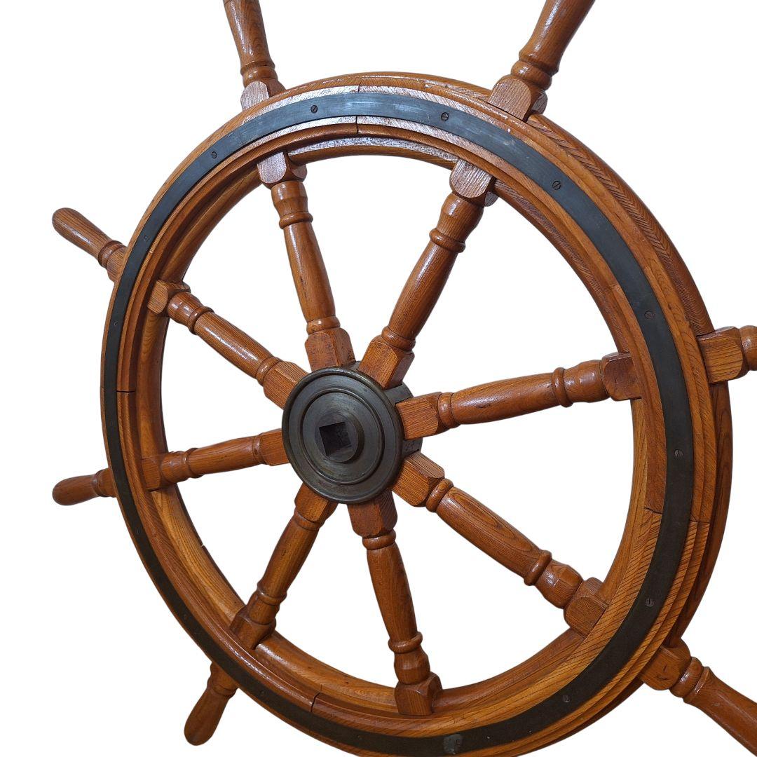 船 舵 かじ インテリア　お洒落　バー レストラン　木製