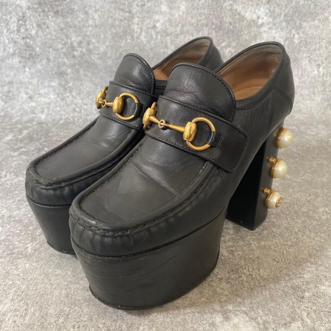 グッチ スタッズ レザー ホースビット 厚底 ローファー パール 22.5cm