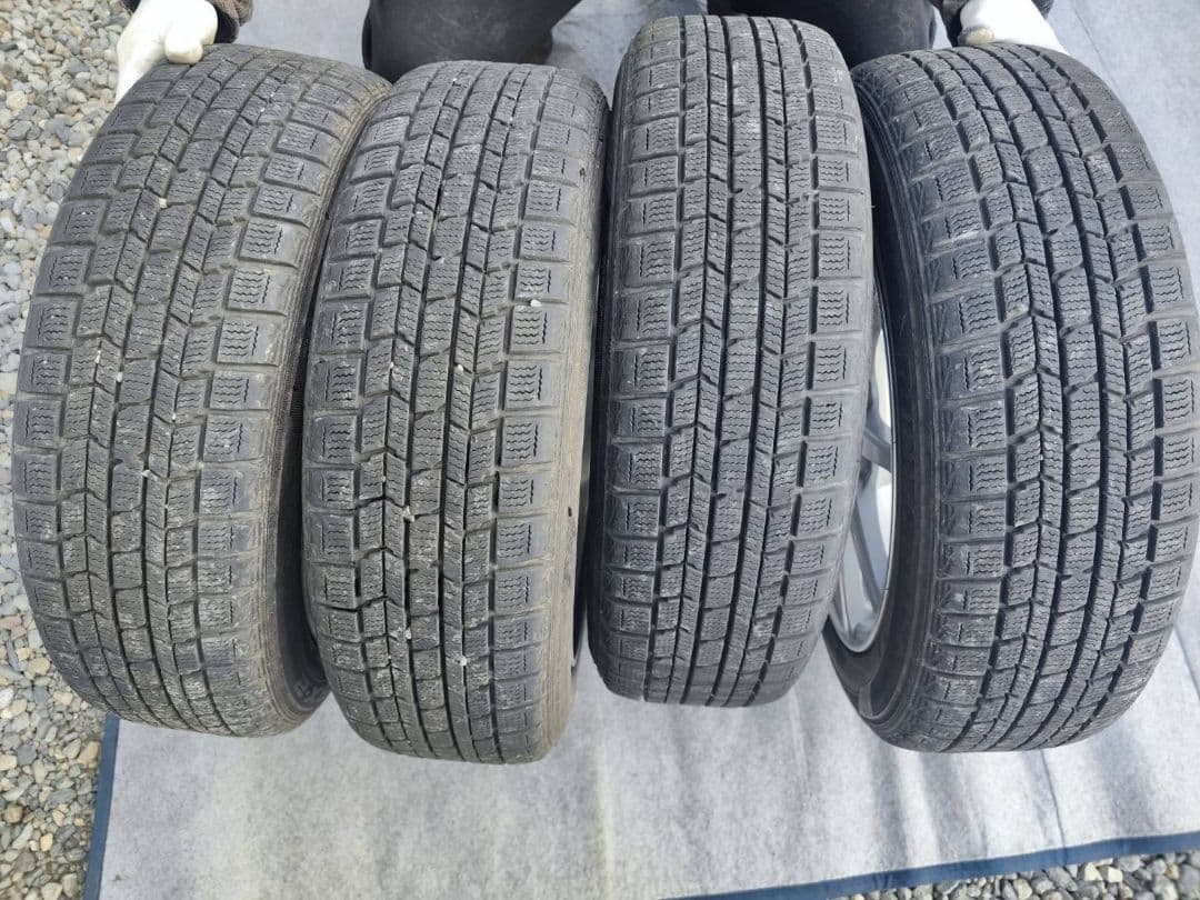 トヨタ　ラクティス　ホイール　スタッドレスタイヤ　175/60R/16