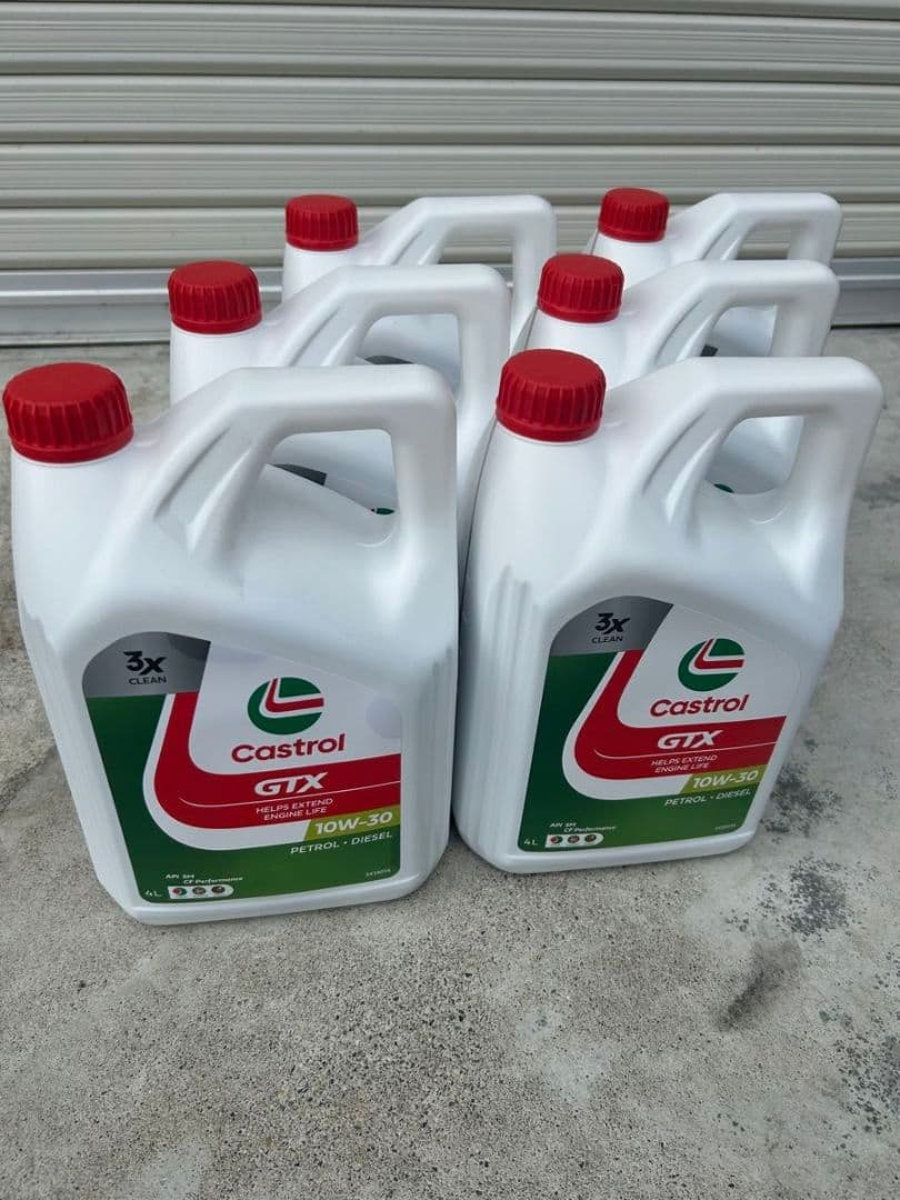 Castrol GTX 10W-30 エンジンオイル 4L、6本セット