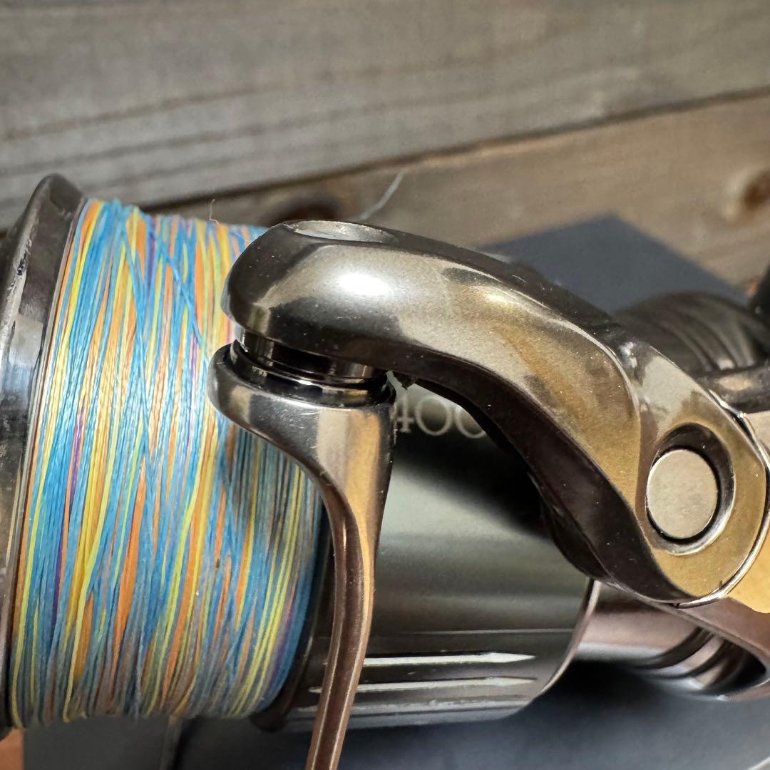 シマノ　22ステラ 4000M 美品　リブレハンドルノブ付き