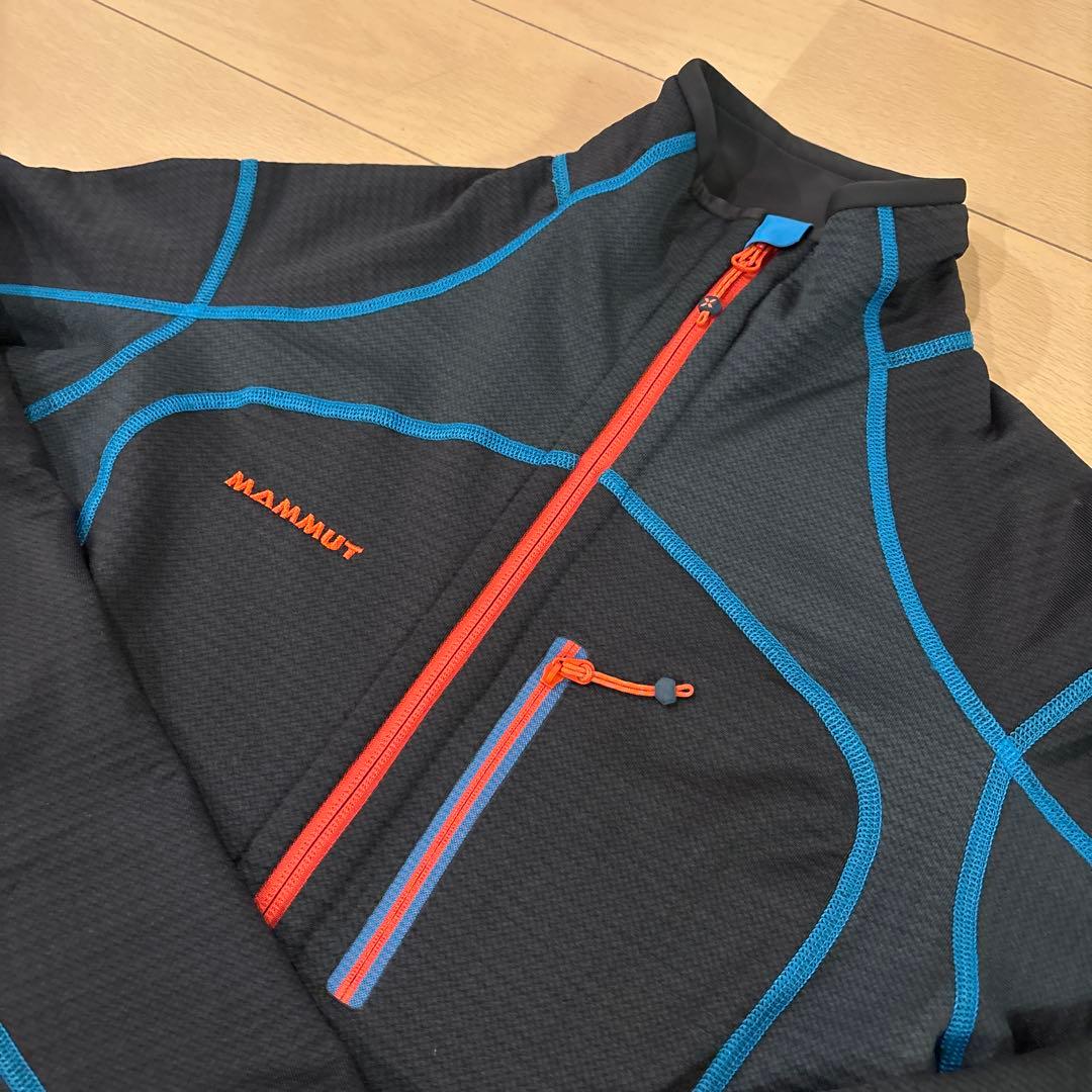 MAMMUT スキーウェアの中に着てたらおしゃれ　アウター　サイズＭ