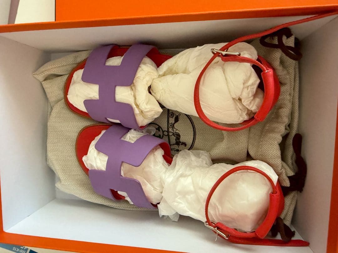 大特価・エルメス、サンダル サントリーニ、バイカラー 夏にぴったりのお色です