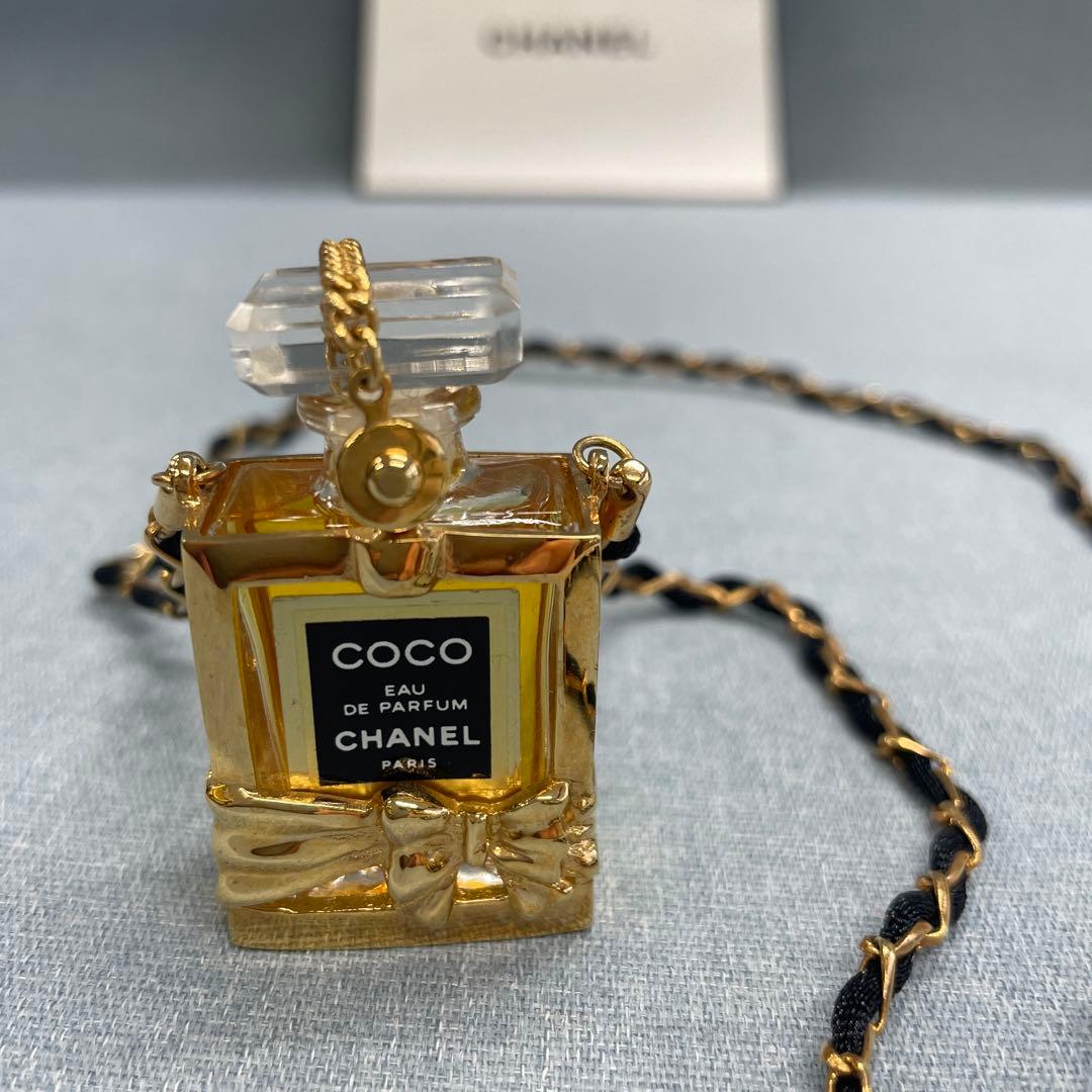 CHANEL / シャネル シャネルのパールイヤリングと香水のセット　ネックレス