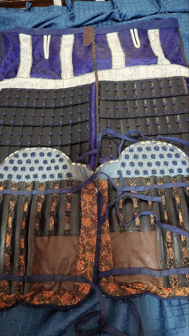 【最終値下げ】甲冑　等身大　濃紺糸威伊予素懸二枚胴具足　五三桐