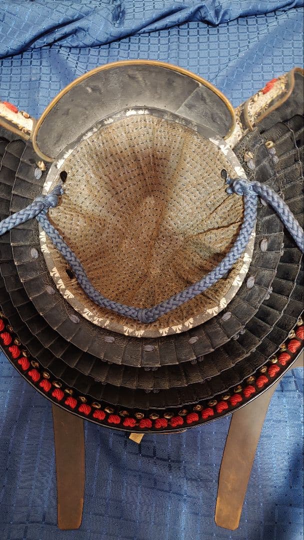 【最終値下げ】甲冑　等身大　濃紺糸威伊予素懸二枚胴具足　五三桐