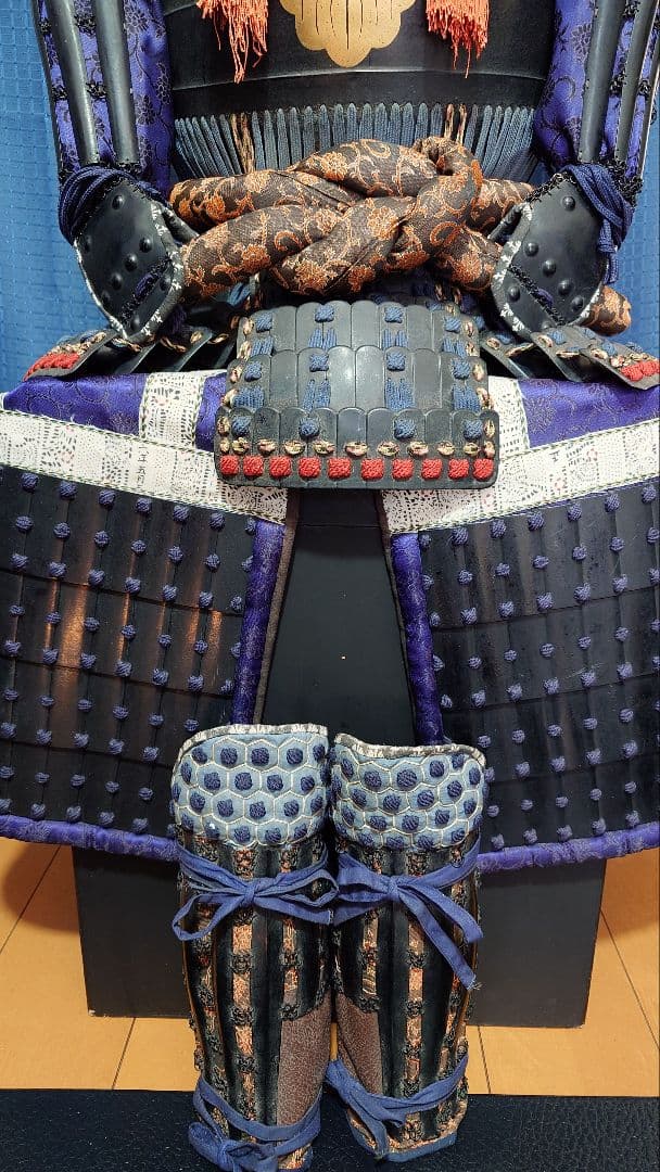 【最終値下げ】甲冑　等身大　濃紺糸威伊予素懸二枚胴具足　五三桐