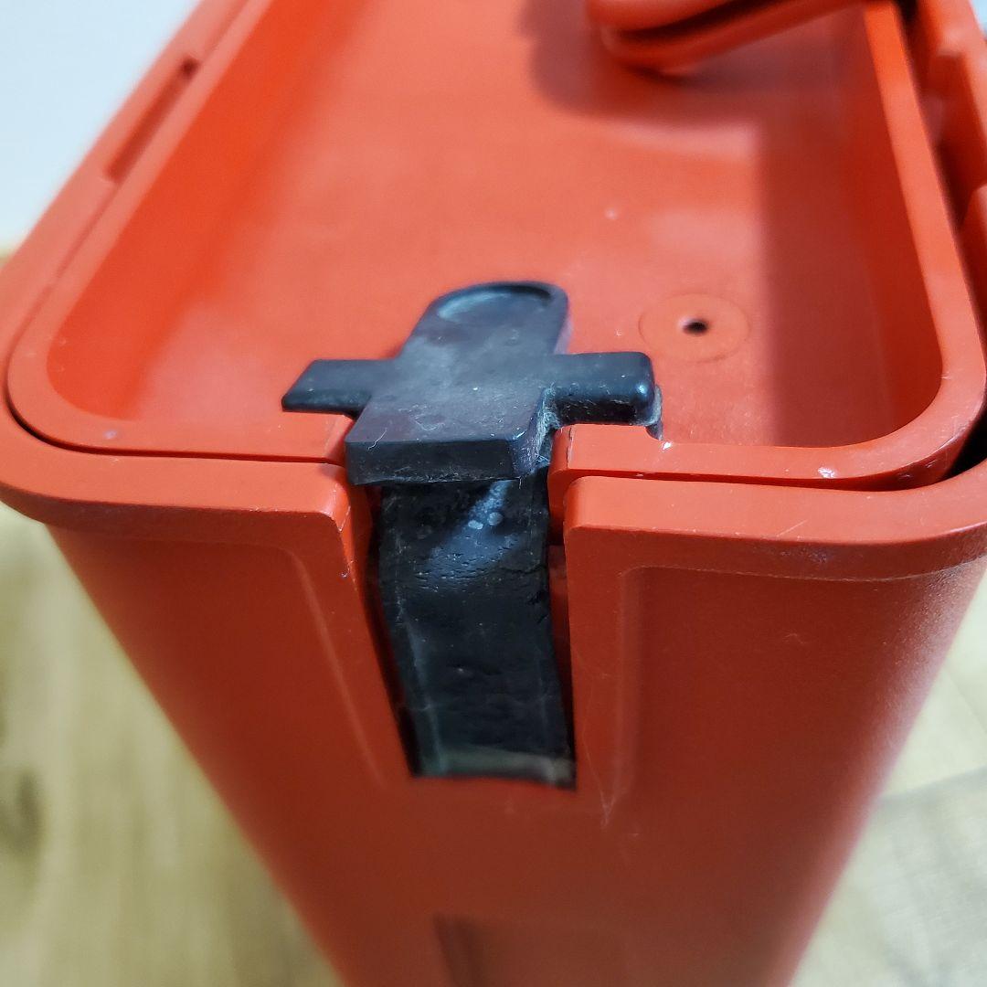 レトロ　Olivetti Valentine タイプライター ケース、説明書付き