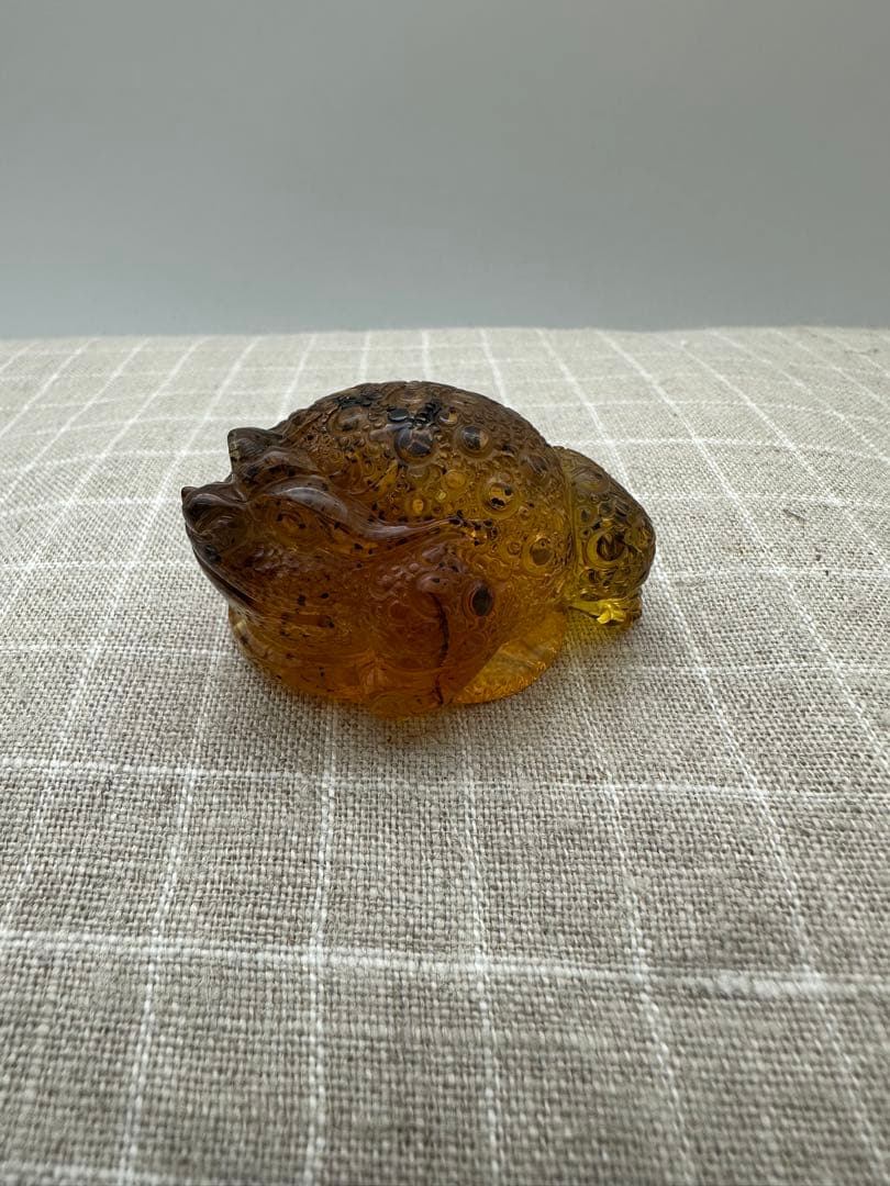 ☆天然☆ バルト海産　天然アンバー 琥珀 ネックレス ペンダント （金蟾 彫刻）