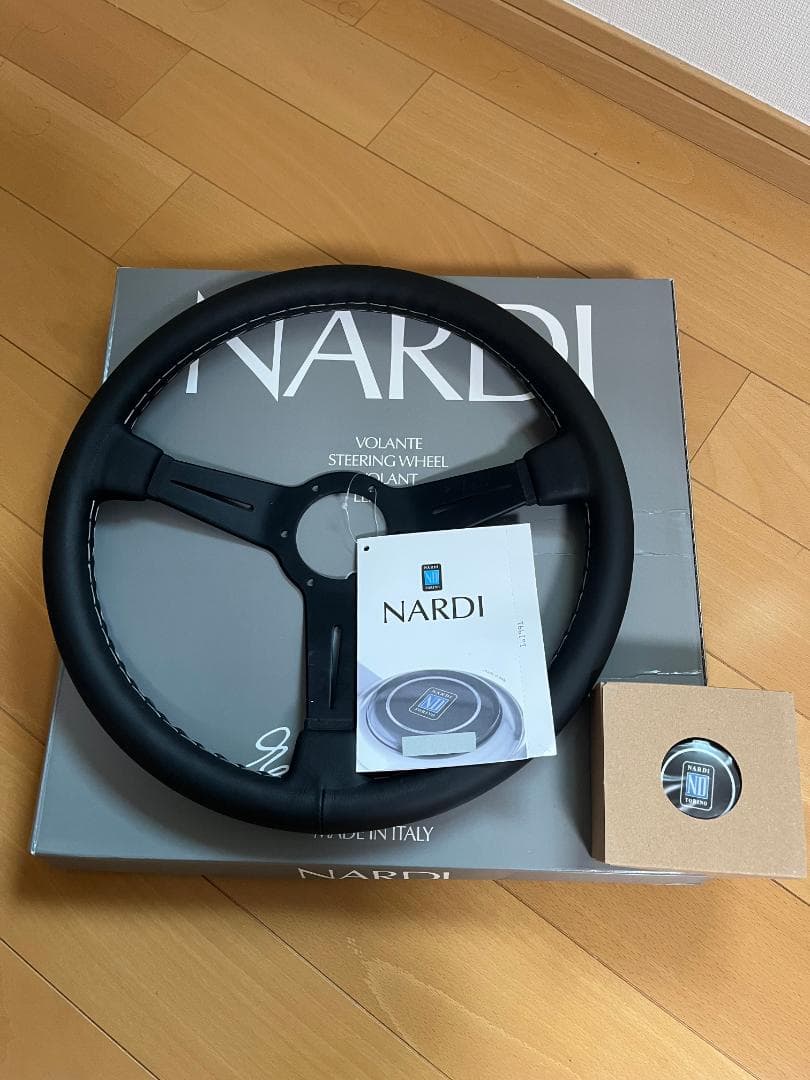 【新品未使用 正規品】ナルディ N130 360mm BKレザーBKスポーク