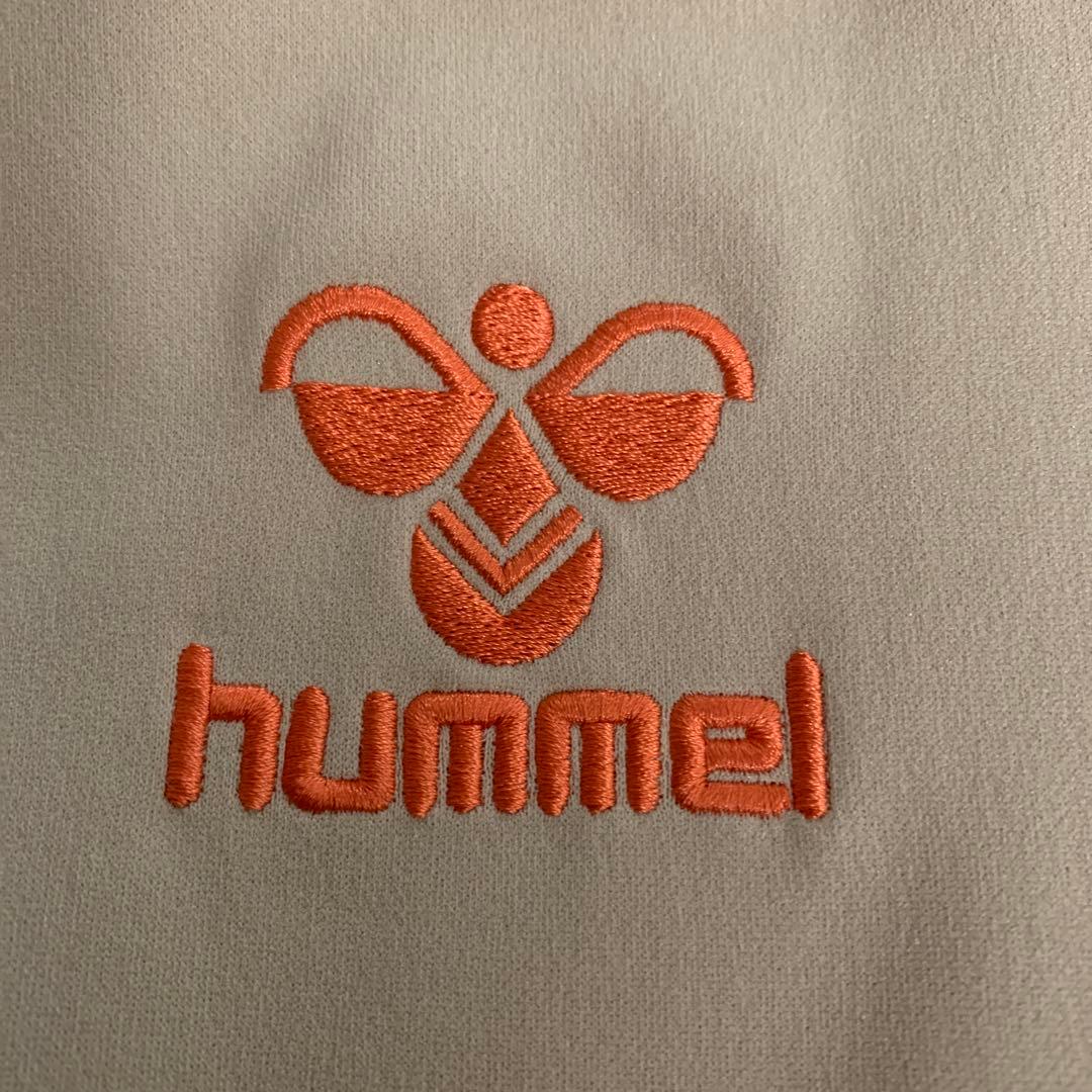 新品未使用‼︎ hummel ベージュ ハイネックジャージ