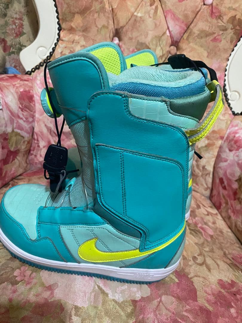 早い者勝ち❤️Nike 水色 女性用 スノーボードブーツ