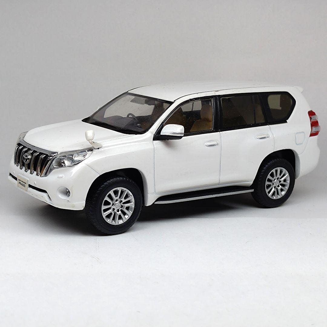 ランドクルーザープラド 前期 カラーサンプル ホワイトパールクリスタルシャイン