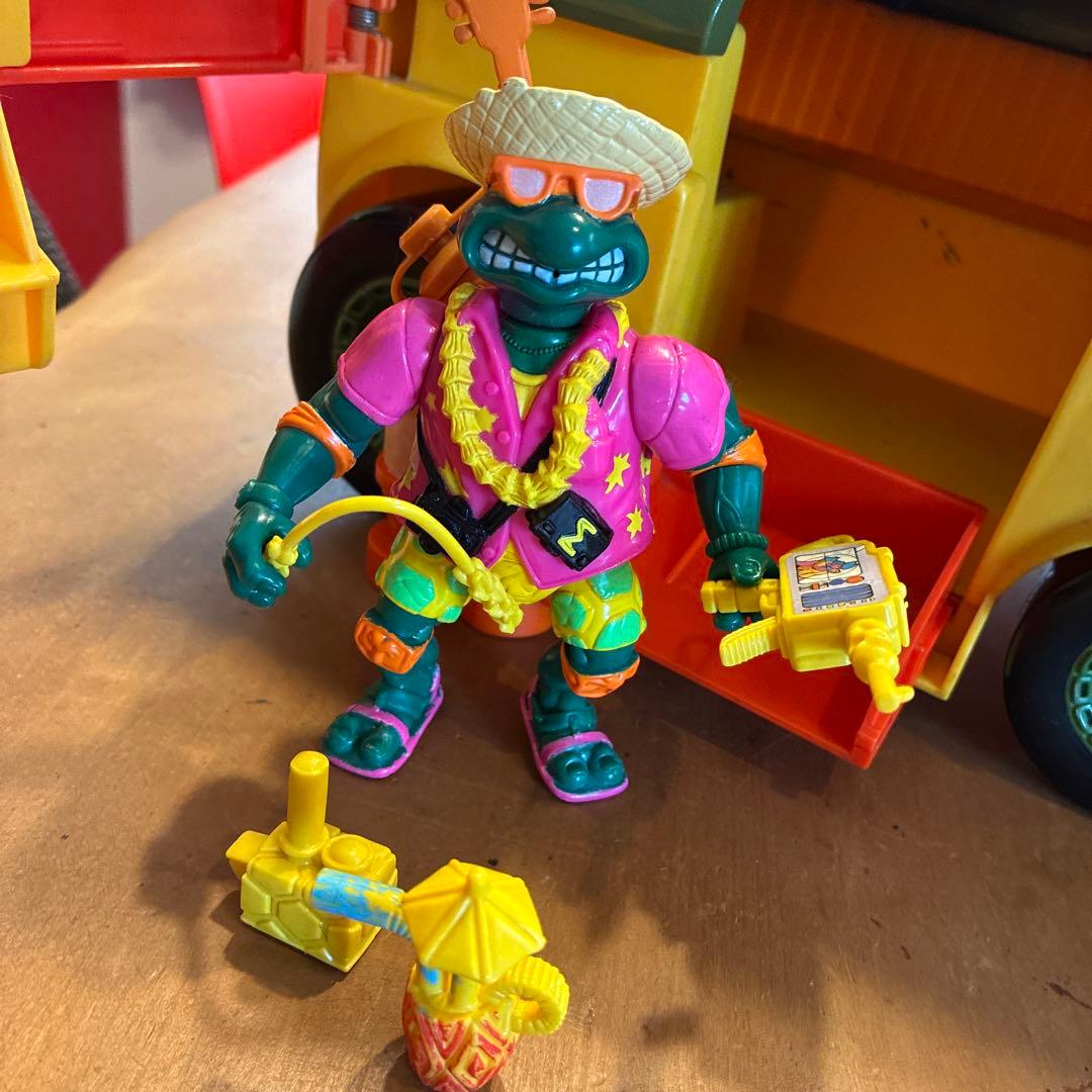 d*2様 ミュータント・タートルズ フィギュア10体とバス・バイク・ボートセット