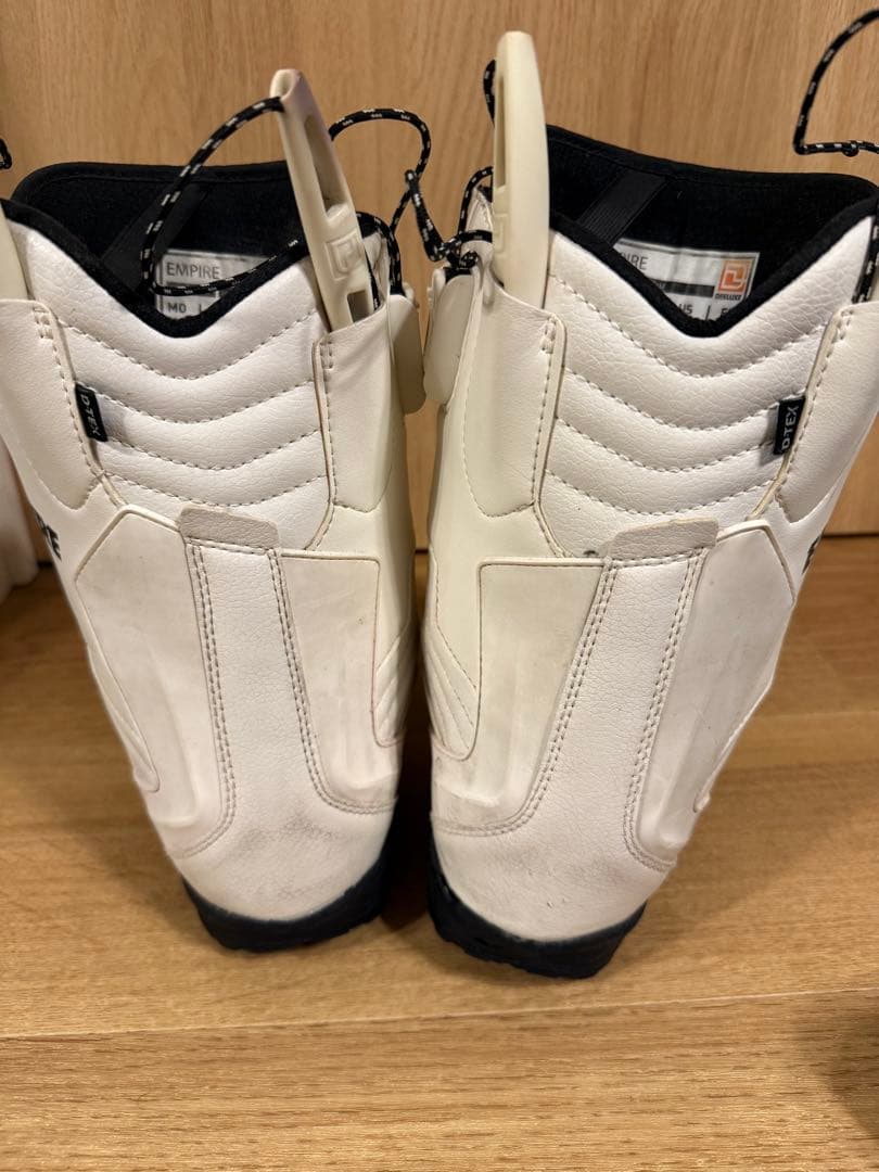 DEELUXE EMPIRE 22-23モデル