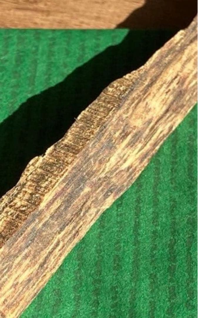 沈香　天然沈香　香木　タニ　お香　3.68グラム