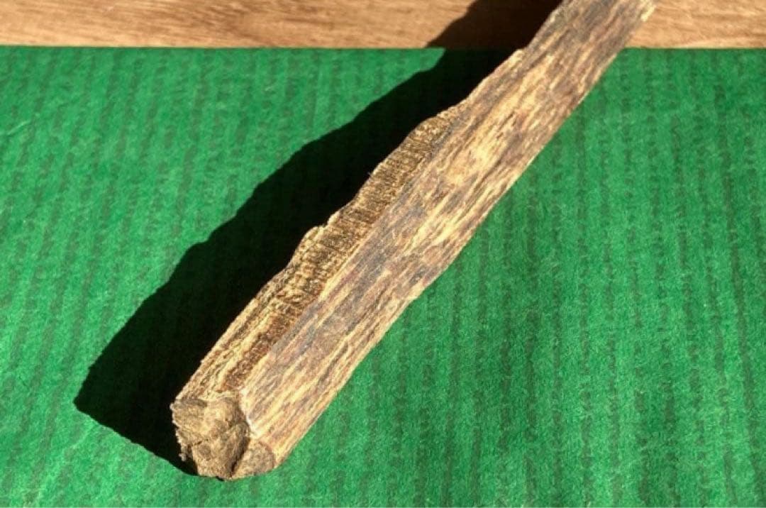 沈香　天然沈香　香木　タニ　お香　3.68グラム