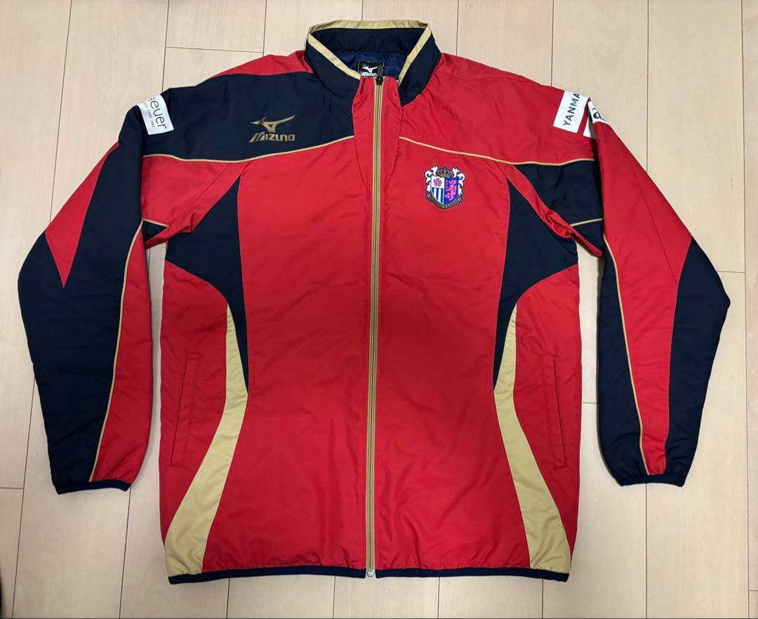 セレッソ大阪　Mizuno 赤 ネイビー 中綿ジャケット