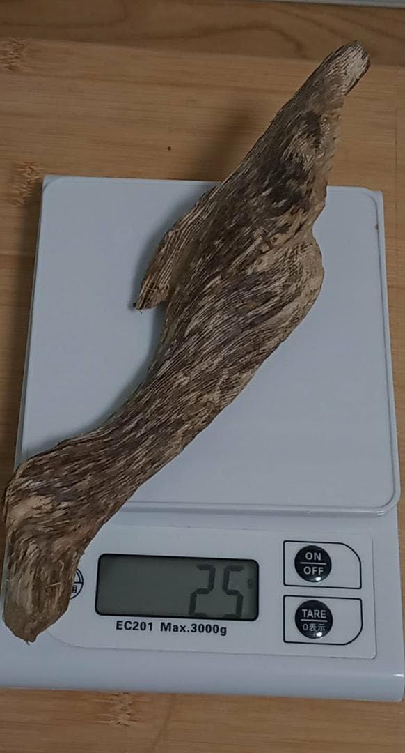 ベトナム KHANH HOA 産天然沈香、25 グラム!