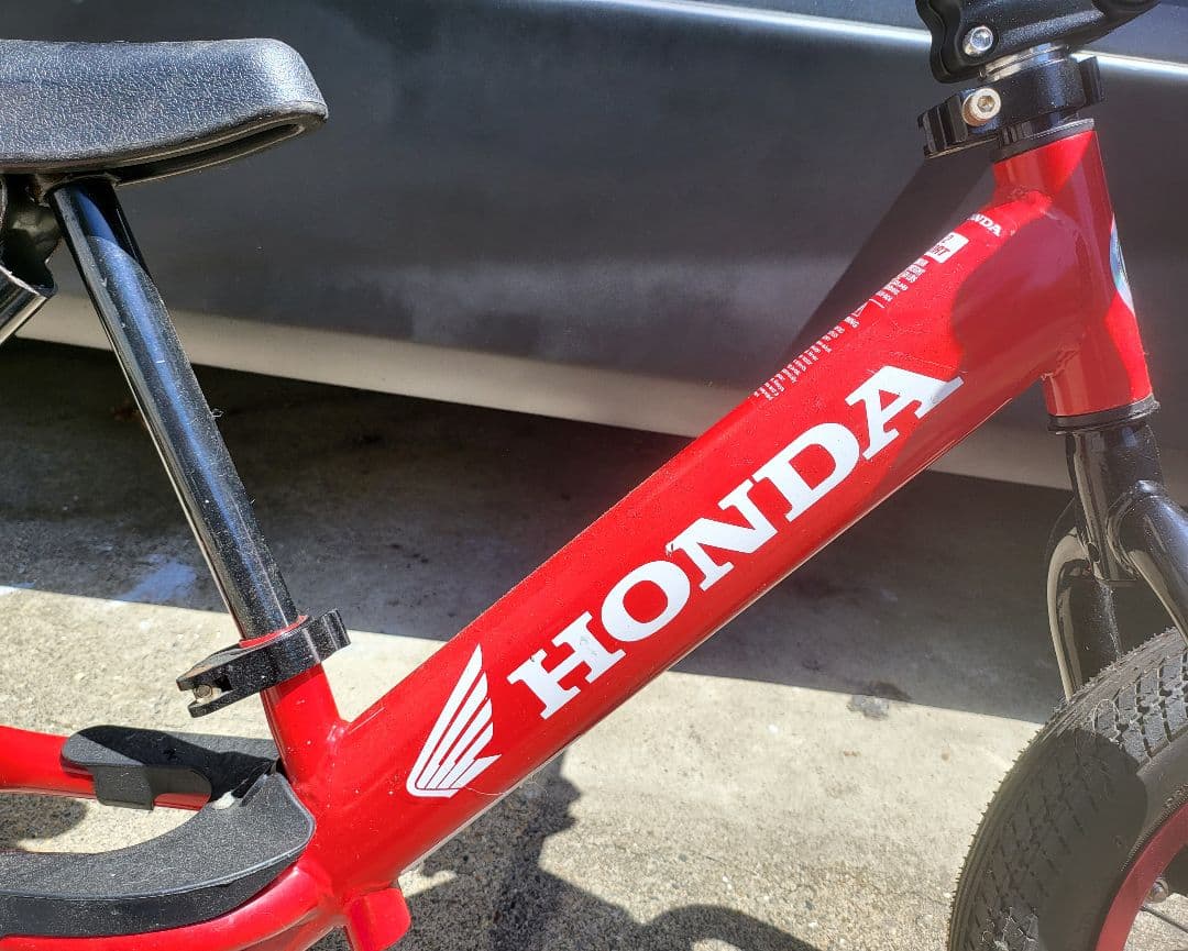 HONDA　赤　カスタム　ストライダー