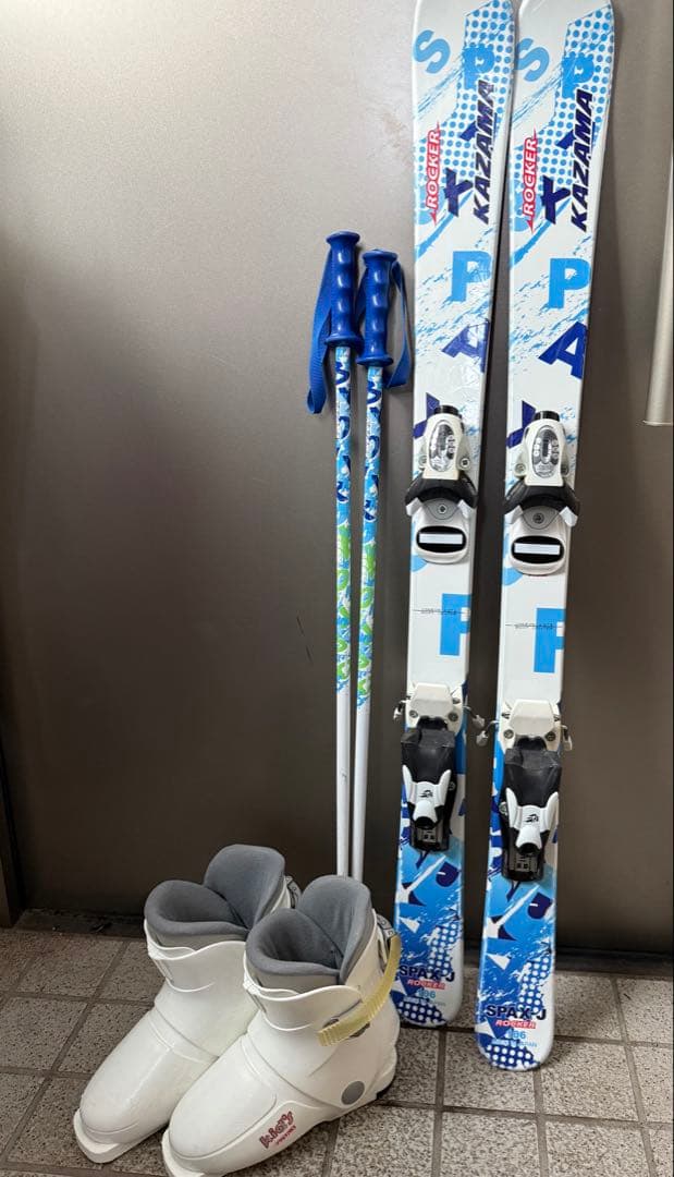 《札幌市内手渡し可能》スキー 3点セット ブーツ 板 ストック kazama