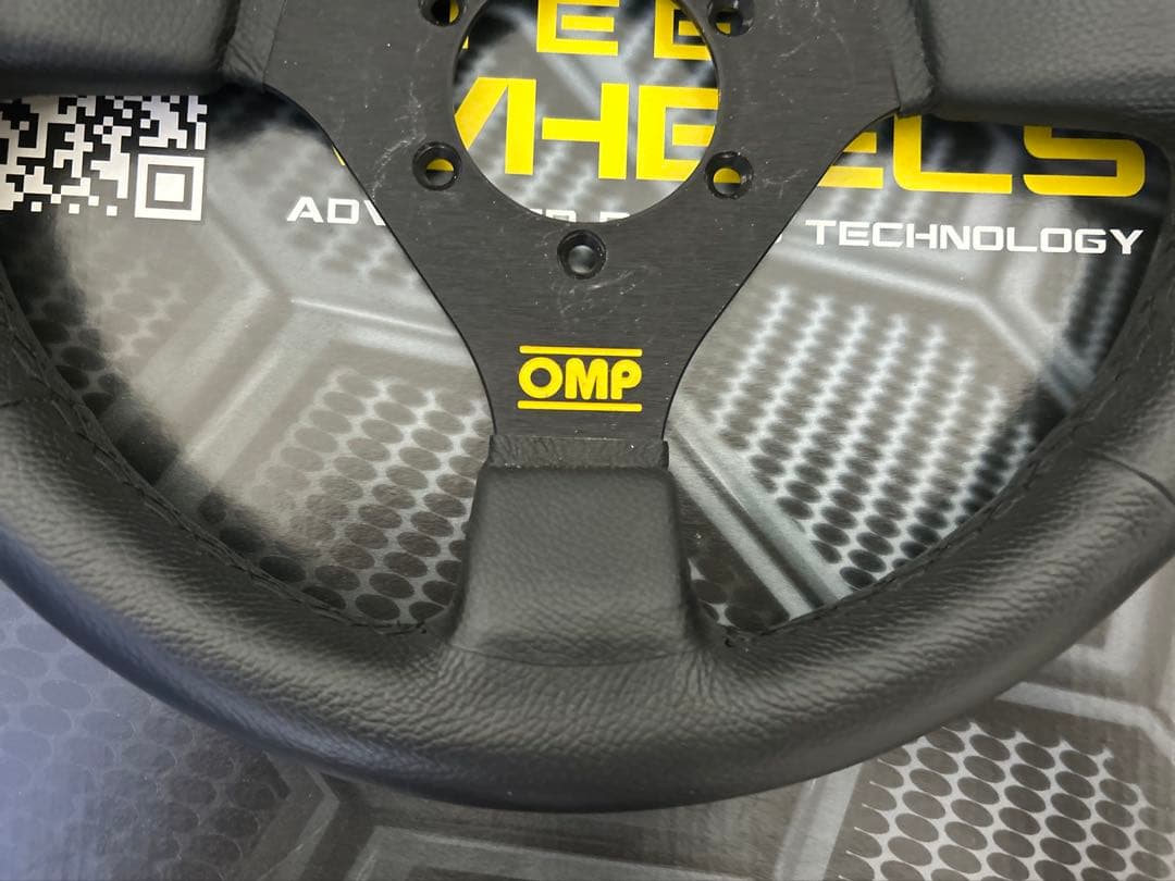 OMP ステアリング 300㎜ トレッチェント 新品ホーンボタン付