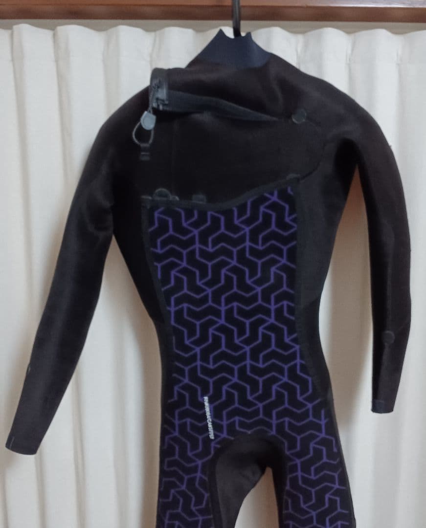 BILLABONG　ビラボン　セミドライ ウェットスーツ　4×3mm　US S